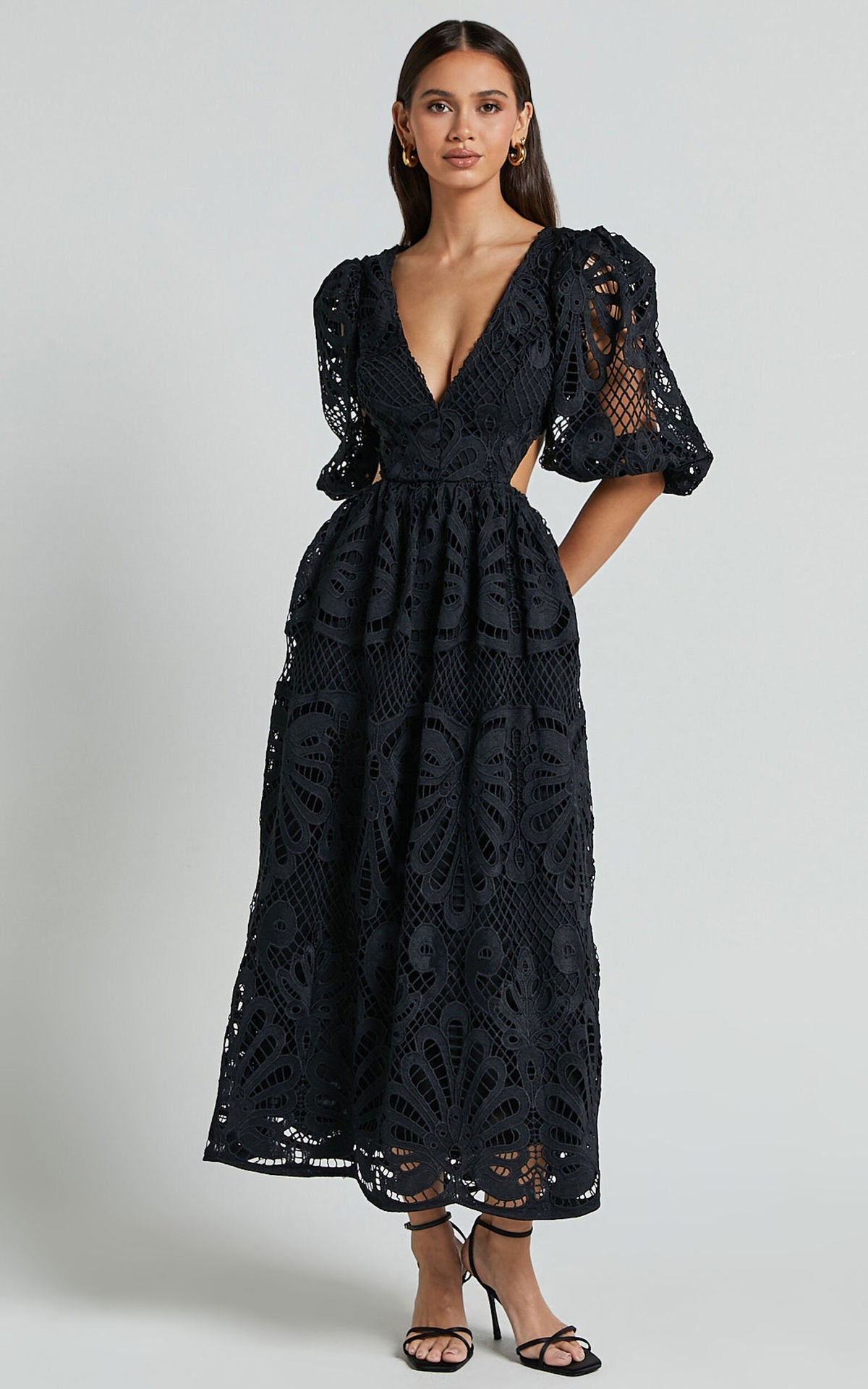 Robe courte évidée pour femme, col en V, broderie en dentelle, taille découverte, tenue d'été sexy