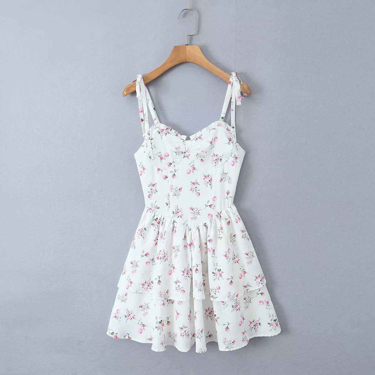 Robe d'été blanche à fleurs pour femmes, sexy, taille ajustée, flatteuse, robe bouffante