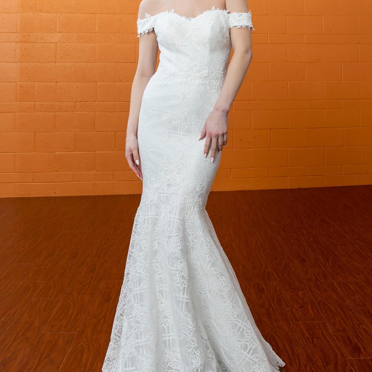 Regal Off-Shoulder Mermaid Wedding Dress
