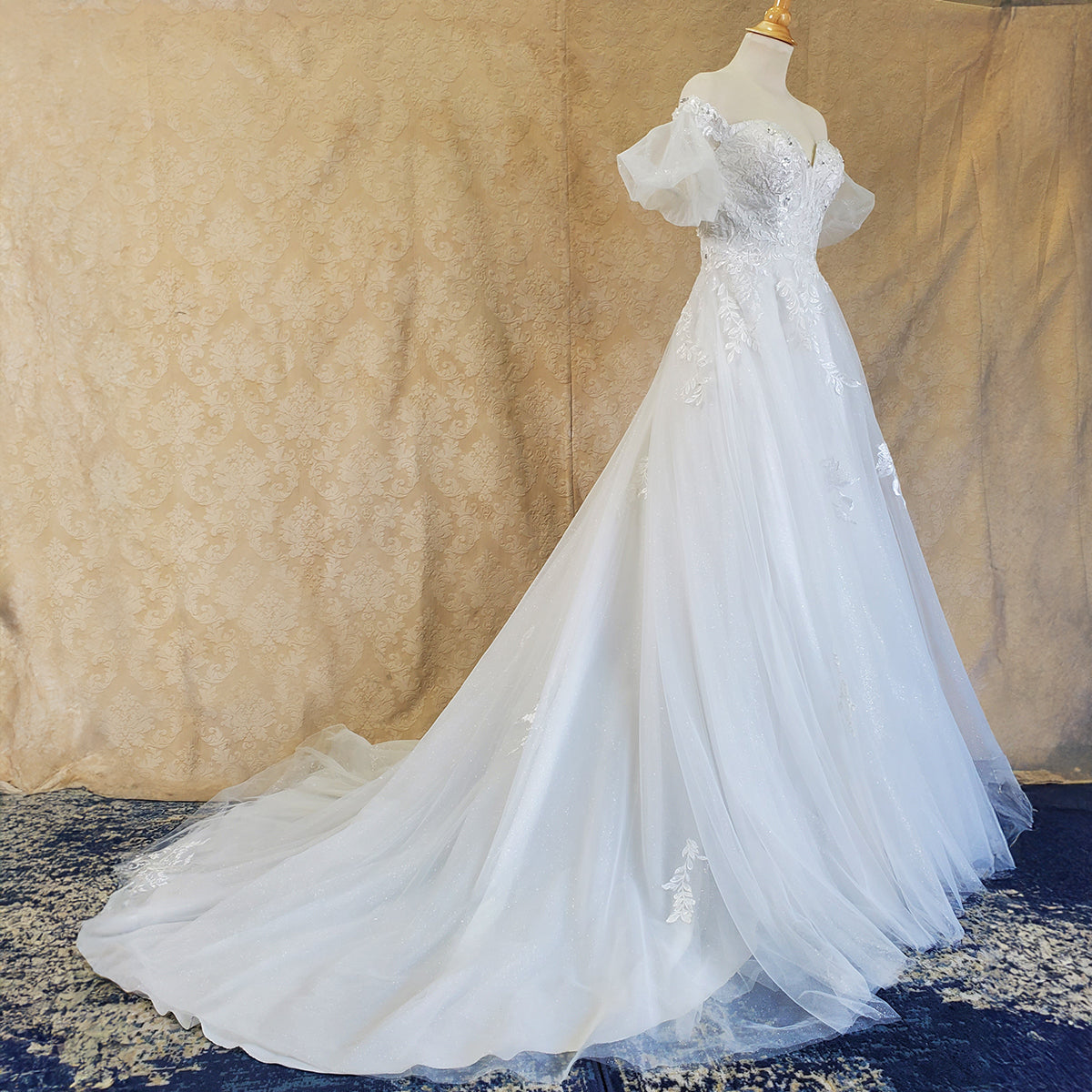Elegant Off Shoulder Wedding Gown