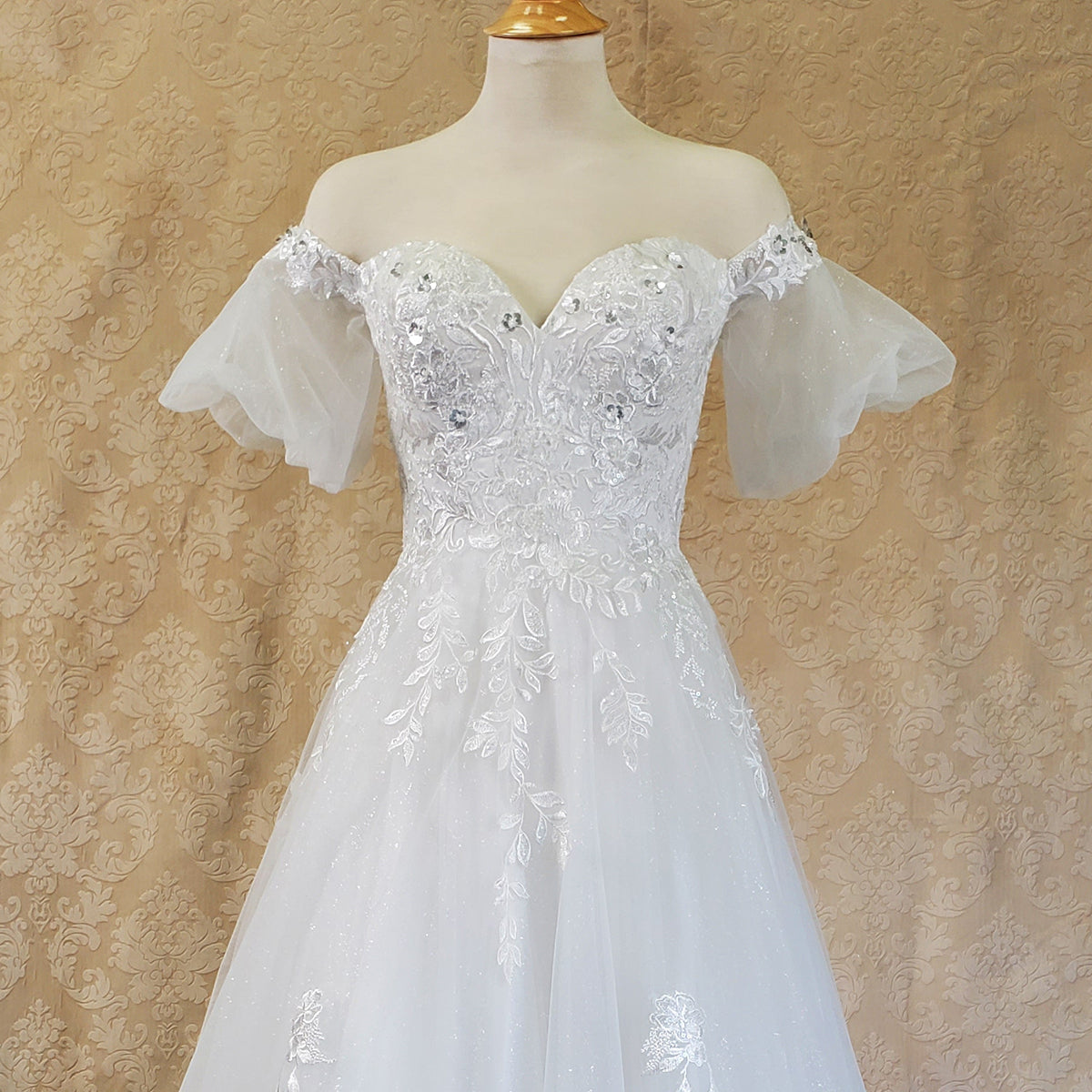 Elegant Off Shoulder Wedding Gown