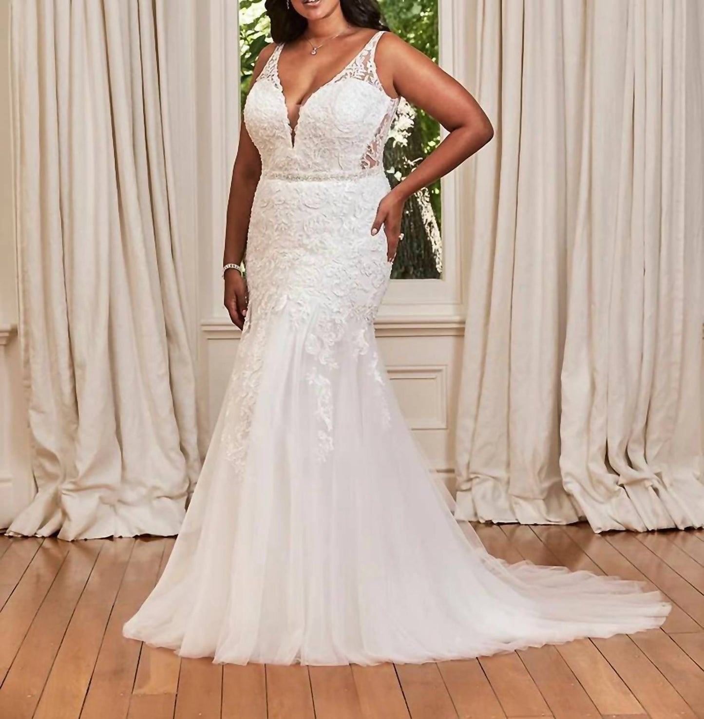 Lace And Tulle Wedding Gown