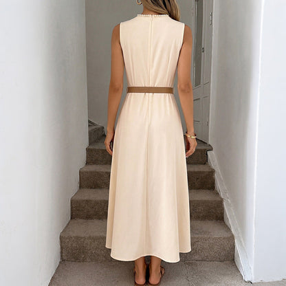 Robe sans manches simple et élégante, avec perles, col rond et taille cintrée