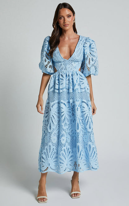 Robe courte évidée pour femme, col en V, broderie en dentelle, taille découverte, tenue d'été sexy