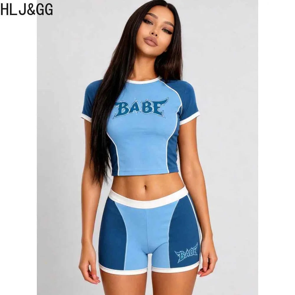 Ensemble crop top et short imprimé Y2K