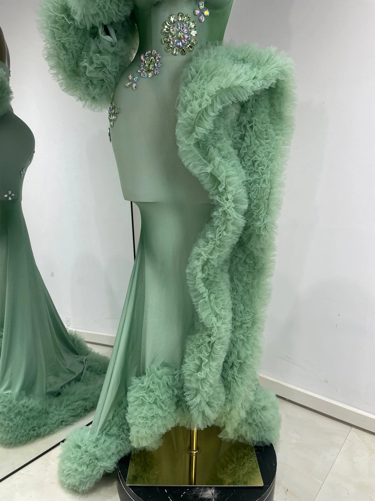 Luxury Prom Gowns Women Mint Green Strapless Breast Cups Puffy Rhinestones Maxi Long Runway Gala Gowns Evening Party Dress