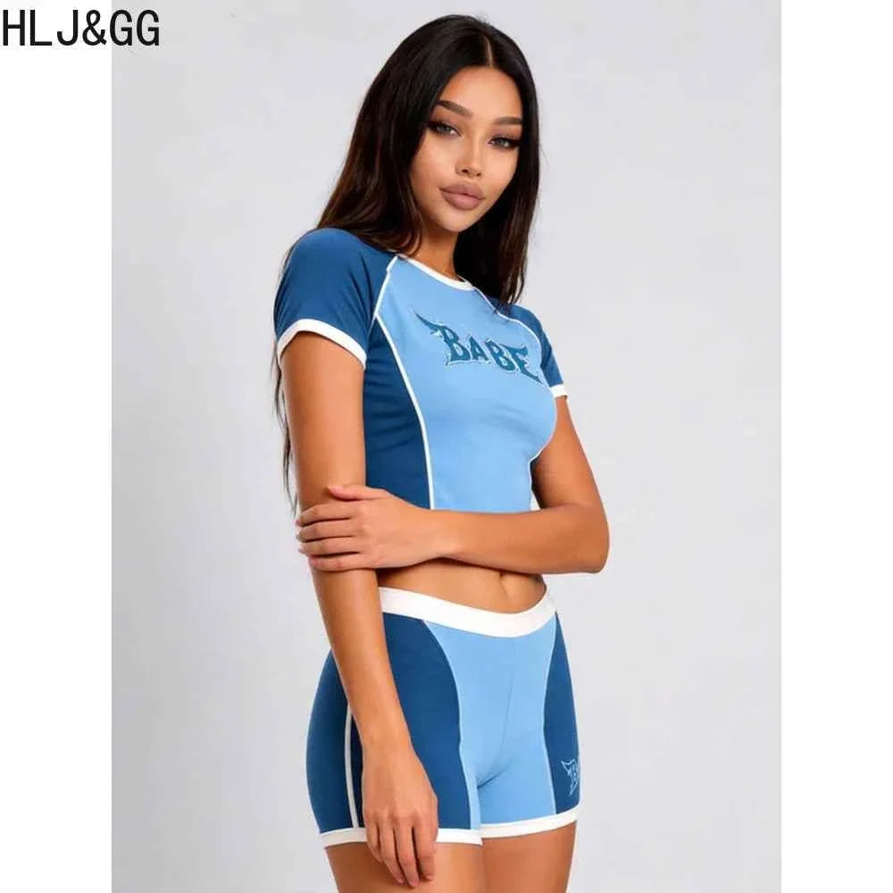 Ensemble crop top et short imprimé Y2K