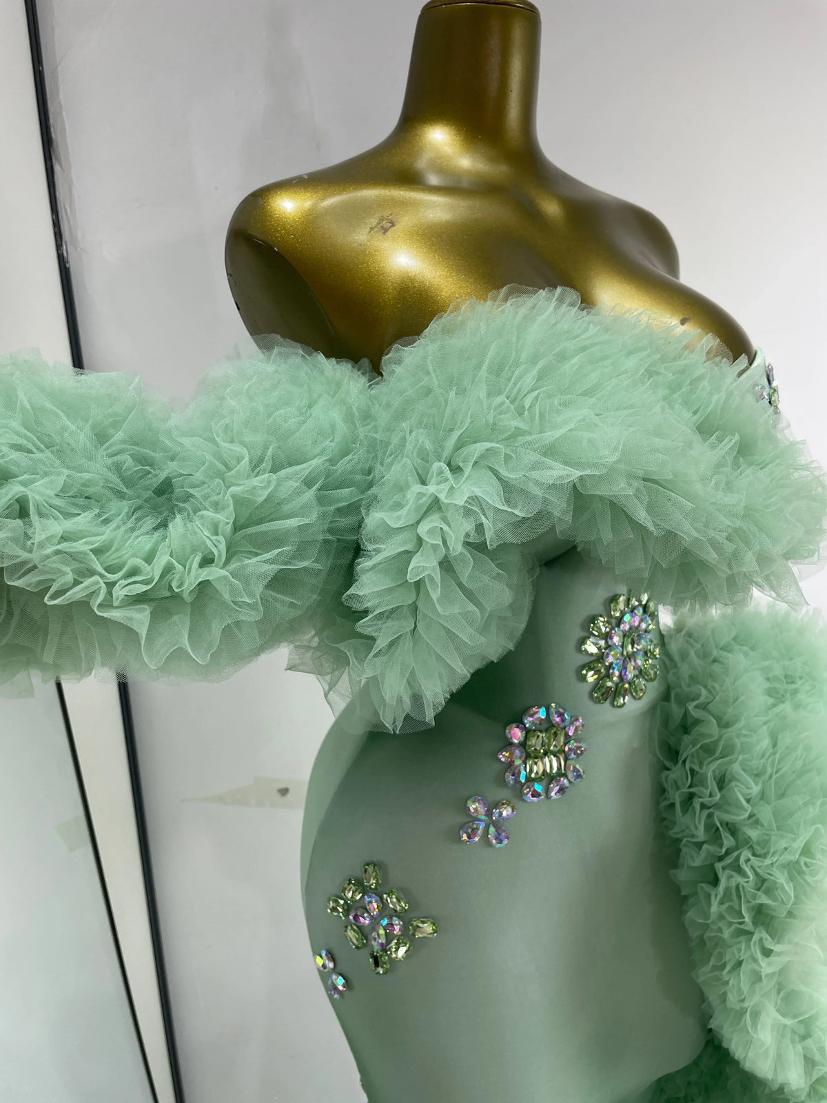 Luxury Prom Gowns Women Mint Green Strapless Breast Cups Puffy Rhinestones Maxi Long Runway Gala Gowns Evening Party Dress