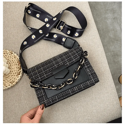 Luxury Wide Strap Shoulder Bags for Women And Girls Designer Lady Handbags and Purses Fashionable Chain Messenger Crossbody Bags