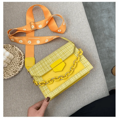 Luxury Wide Strap Shoulder Bags for Women And Girls Designer Lady Handbags and Purses Fashionable Chain Messenger Crossbody Bags