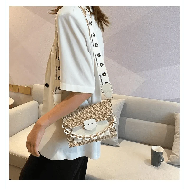 Luxury Wide Strap Shoulder Bags for Women And Girls Designer Lady Handbags and Purses Fashionable Chain Messenger Crossbody Bags