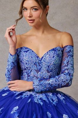 La Valentina Quince Ball gwon