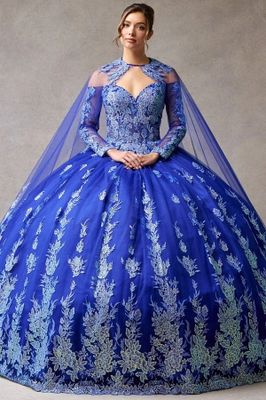 La Valentina Quince Ball gwon